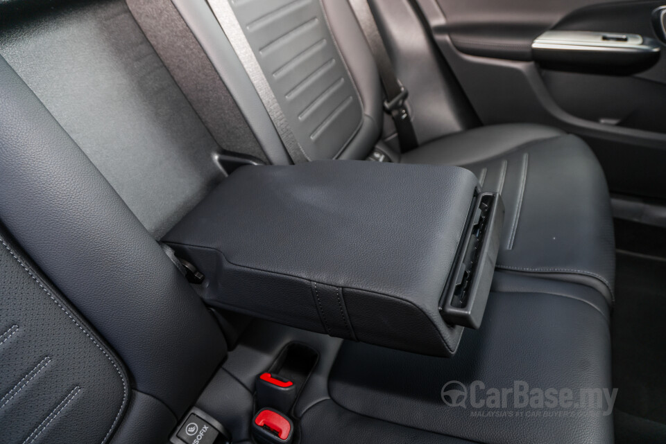 Mercedes-Benz GLC Coupe C254 (2023) Interior