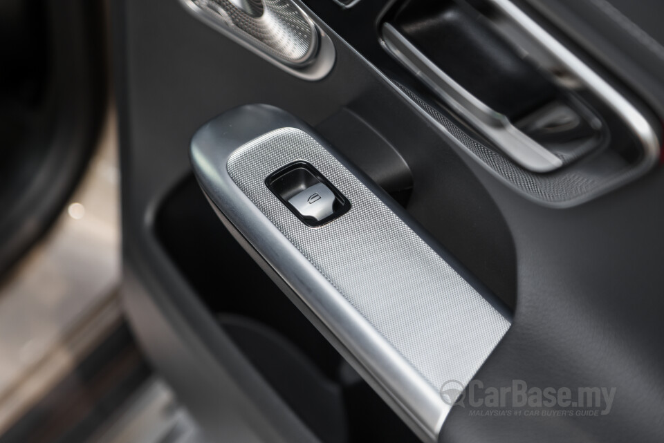 Mercedes-Benz GLC Coupe C254 (2023) Interior