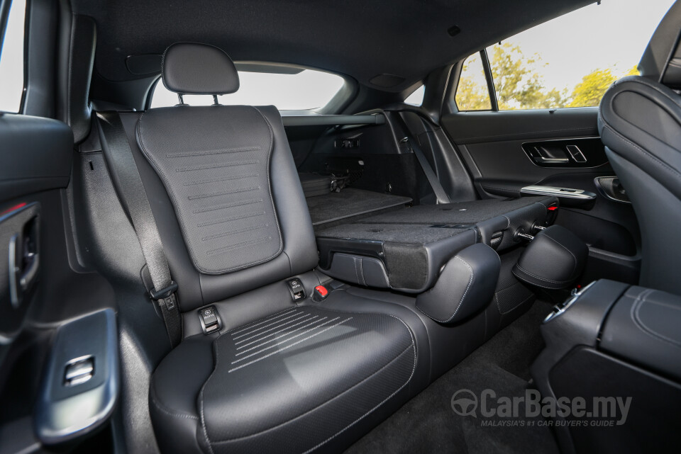 Mercedes-Benz GLC Coupe C254 (2023) Interior