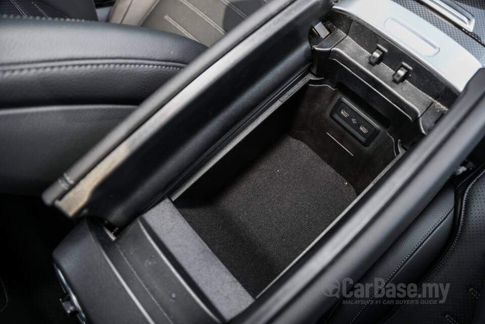 Mercedes-Benz GLC Coupe C254 (2023) Interior