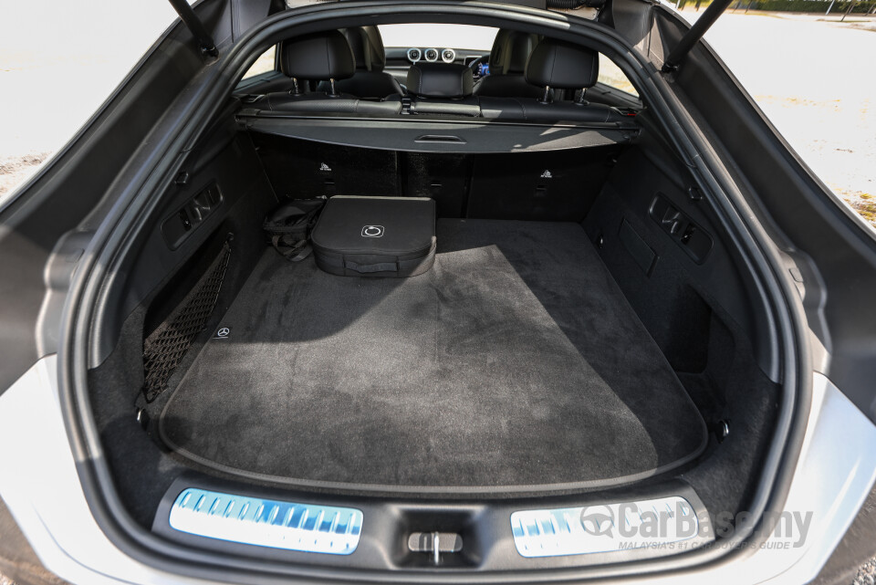 Mercedes-Benz GLC Coupe C254 (2023) Interior