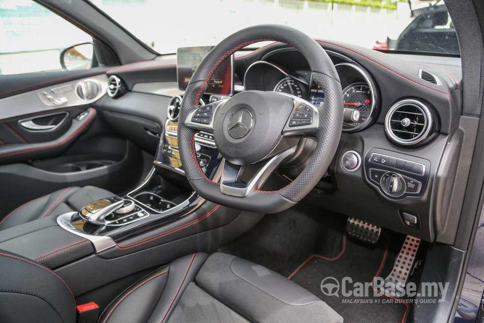 Mercedes-Benz AMG GLC X253 (2017) Interior