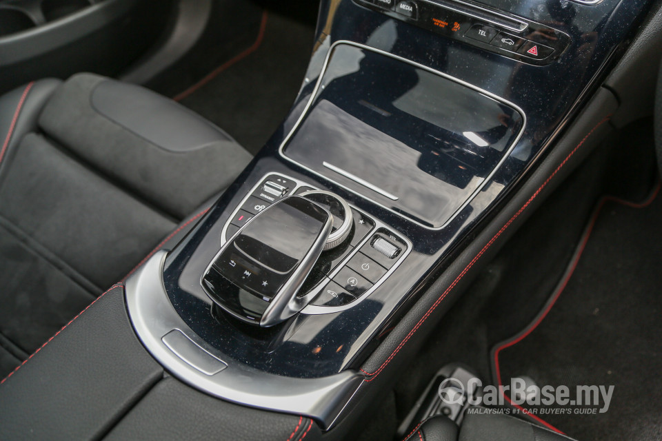 Mercedes-Benz AMG GLC X253 (2017) Interior