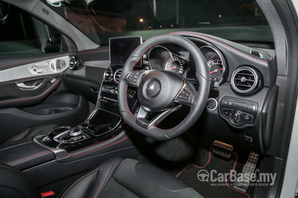 Mercedes-Benz AMG GLC X253 (2017) Interior