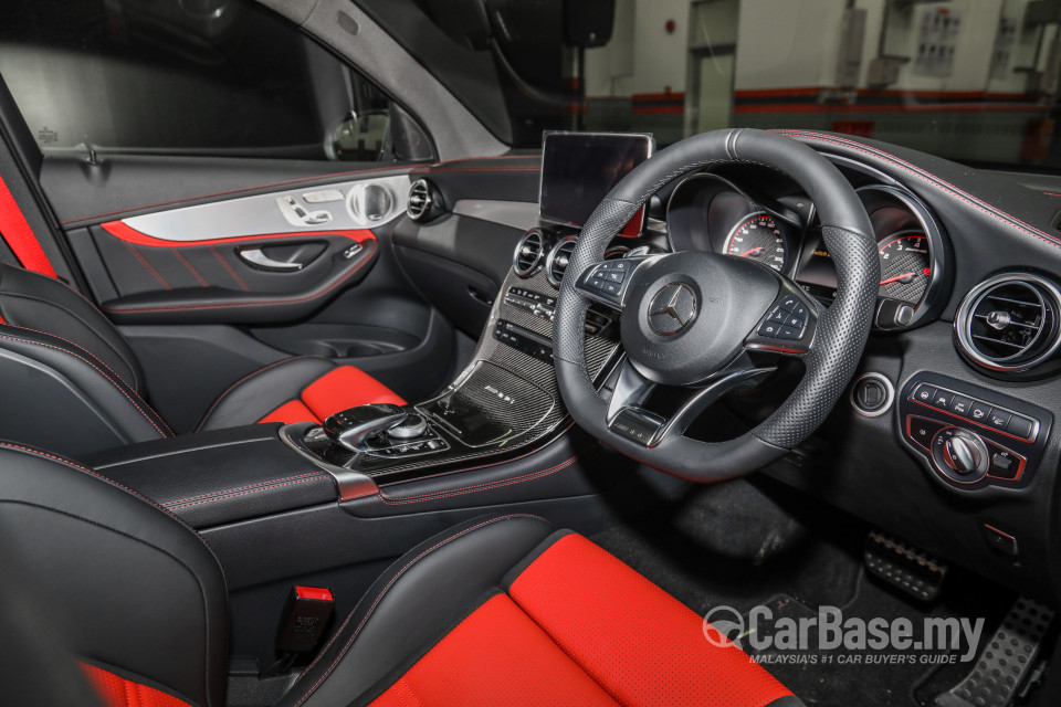 Mercedes-Benz AMG GLC X253 (2017) Interior