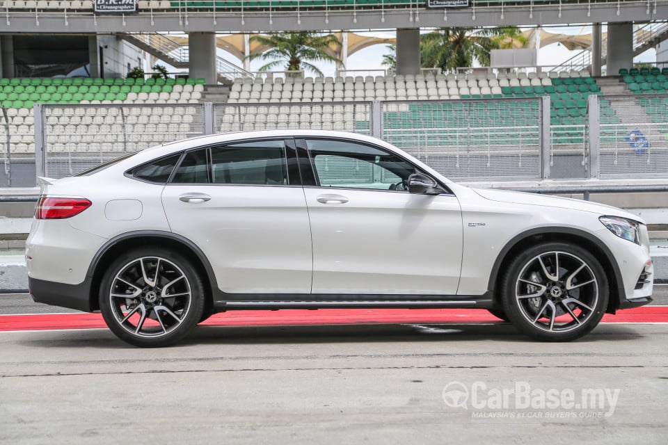 Mercedes-Benz AMG GLC Coupe C253 (2017) Exterior