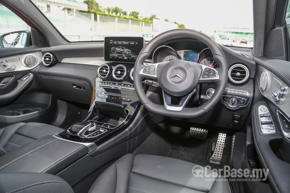 Mercedes-Benz AMG GLC Coupe C253 (2017) Interior