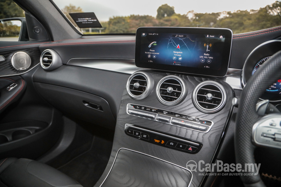 Mercedes-Benz AMG GLC Coupe C253 (2017) Interior