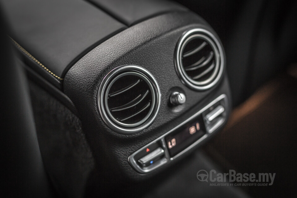 Audi A4 B9 (2016) Interior