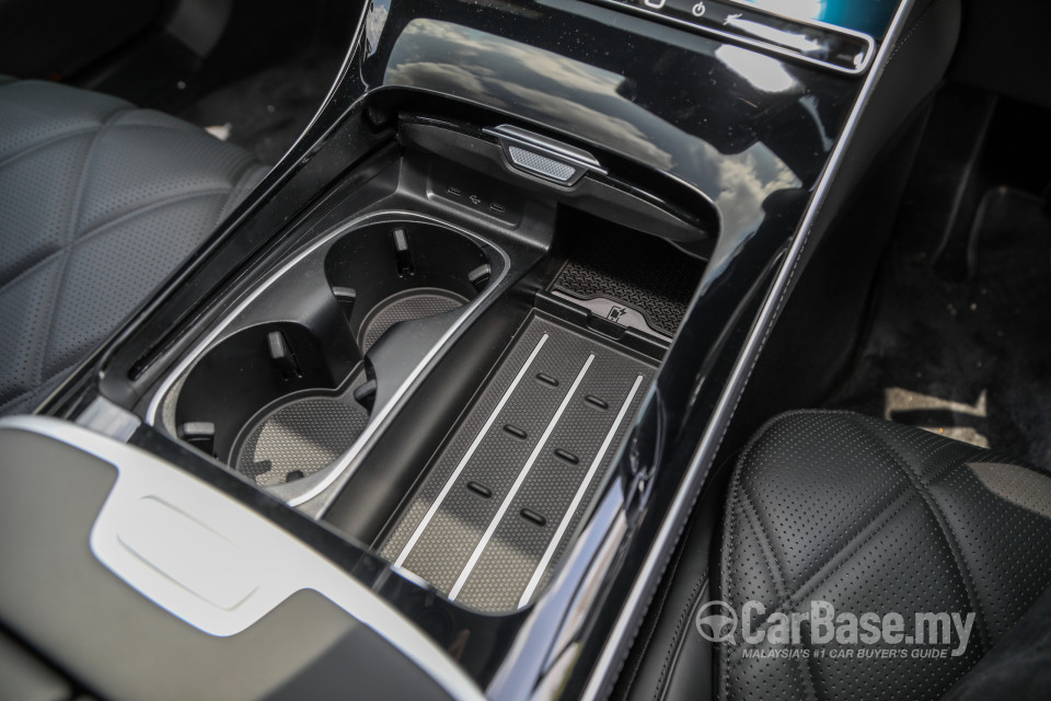 Mercedes-Benz Maybach S-Class Z223 (2022) Interior