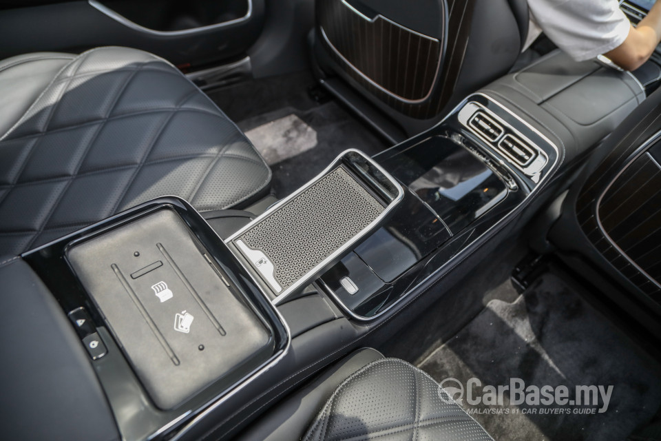 Mercedes-Benz Maybach S-Class Z223 (2022) Interior
