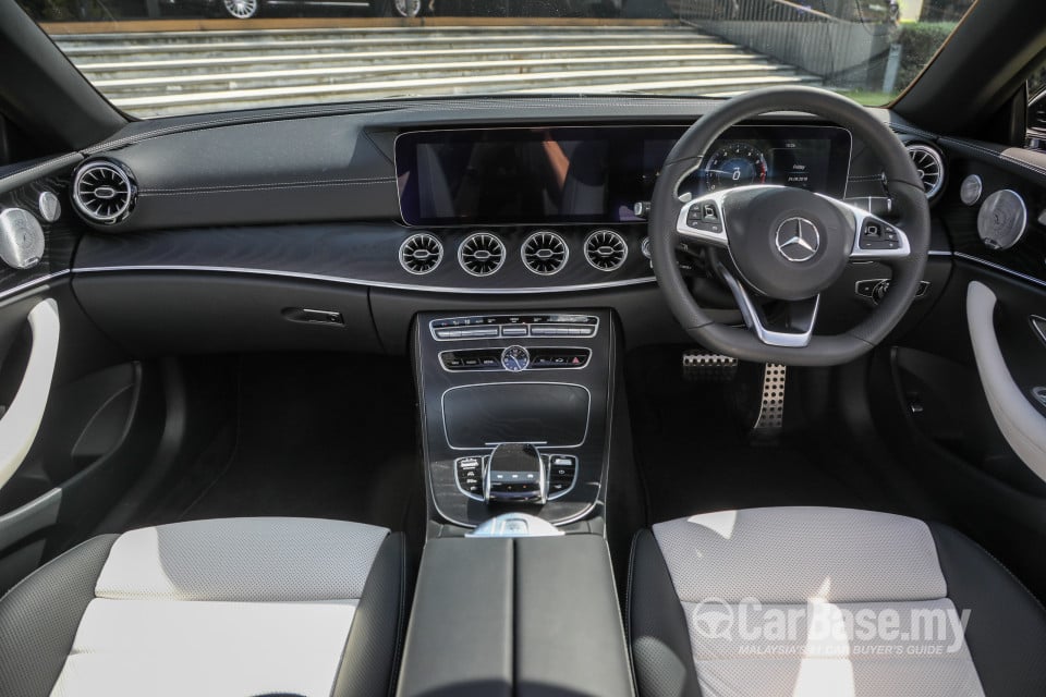 Mercedes-Benz E-Class Cabriolet A238 (2018) Interior