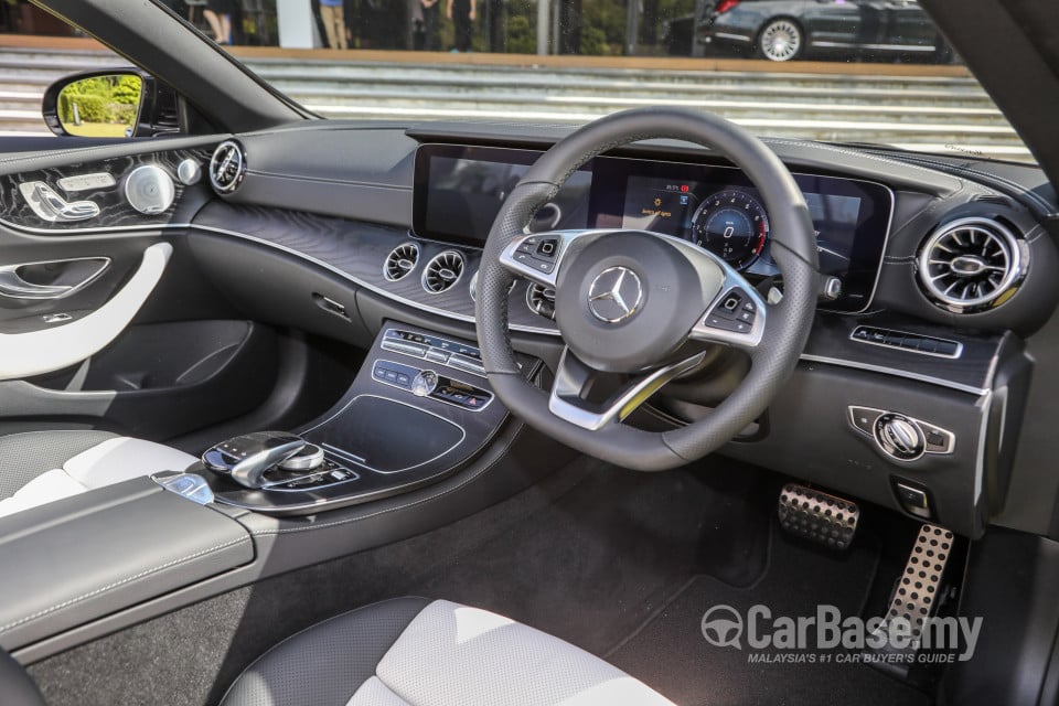 Mercedes-Benz E-Class Cabriolet A238 (2018) Interior