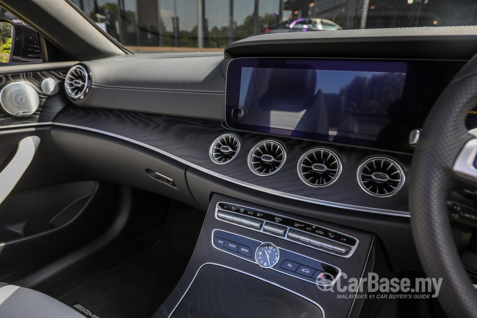 Mercedes-Benz E-Class Cabriolet A238 (2018) Interior