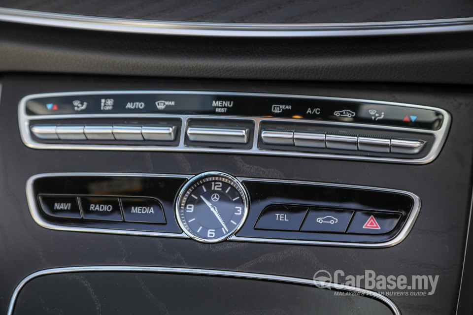 Mercedes-Benz E-Class Cabriolet A238 (2018) Interior