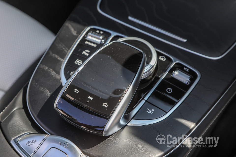 Mercedes-Benz E-Class Cabriolet A238 (2018) Interior
