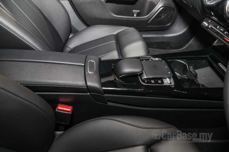 Volkswagen Vento Mk5 facelift (2016) Interior