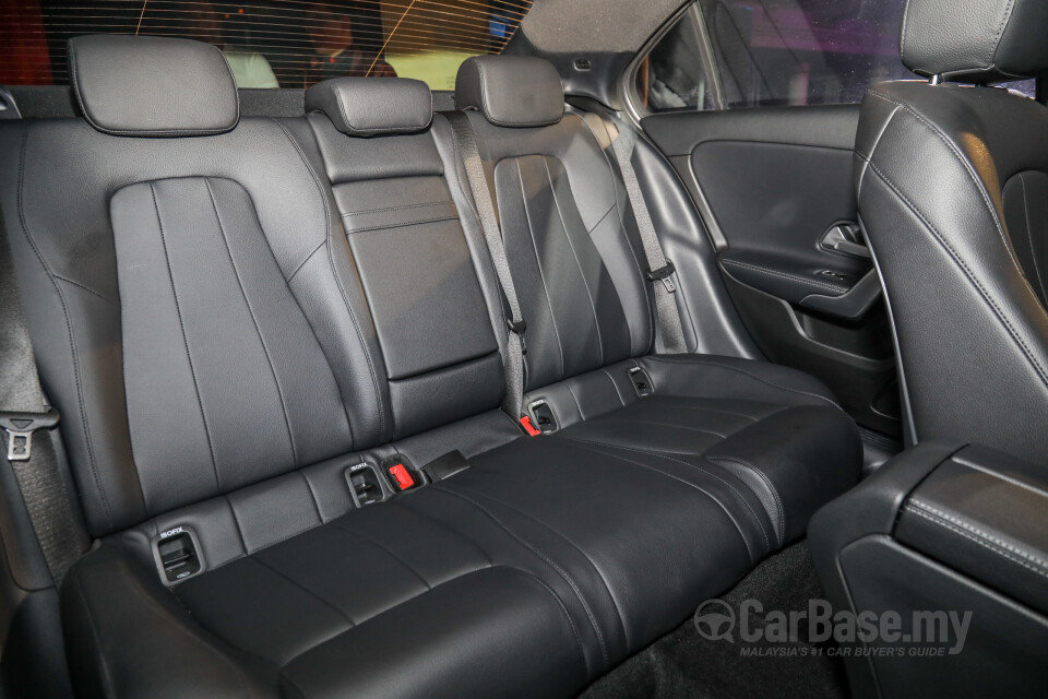 Toyota Innova AN140 (2016) Interior