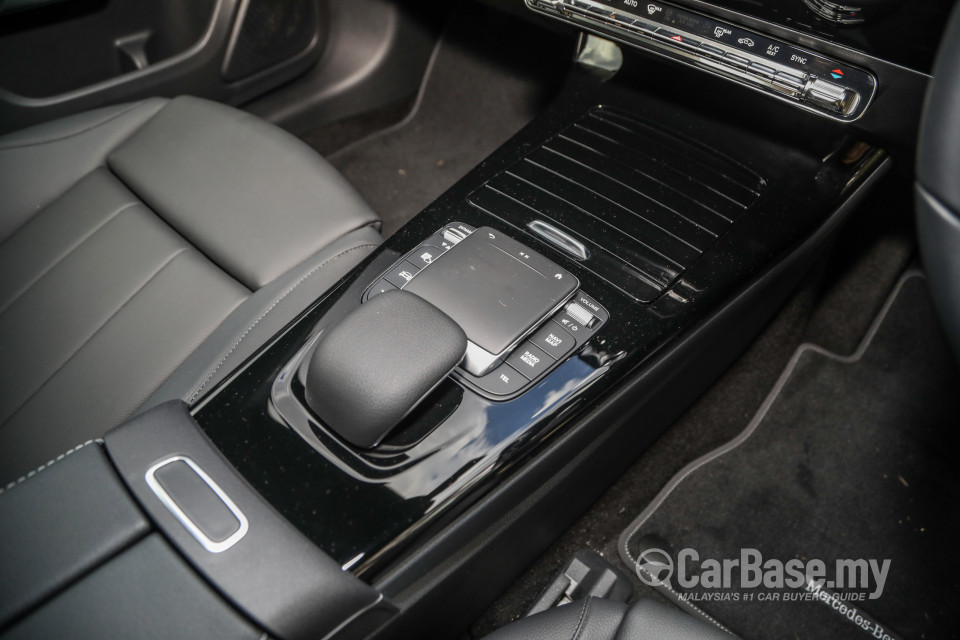 Mercedes-Benz A-Class Sedan V177 (2019) Interior