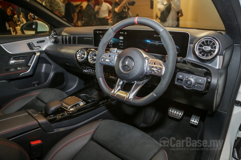 Toyota C-HR Mk1 (2018) Interior