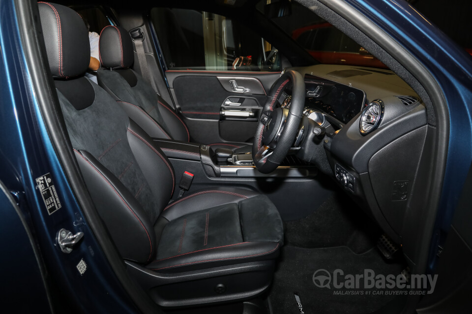 Audi A4 B9 (2016) Interior