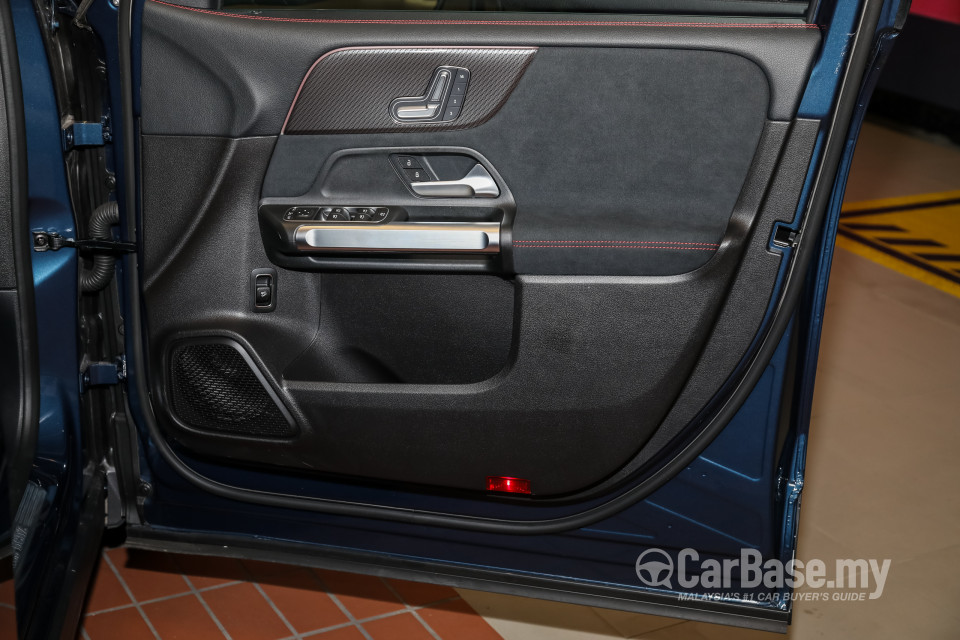 Mercedes-Benz GLB X247 (2020) Interior