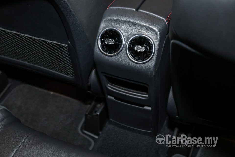 Mercedes-Benz GLB X247 (2020) Interior