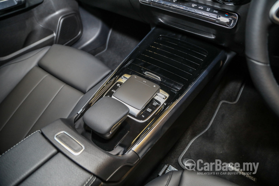 Mercedes-Benz GLB X247 (2020) Interior