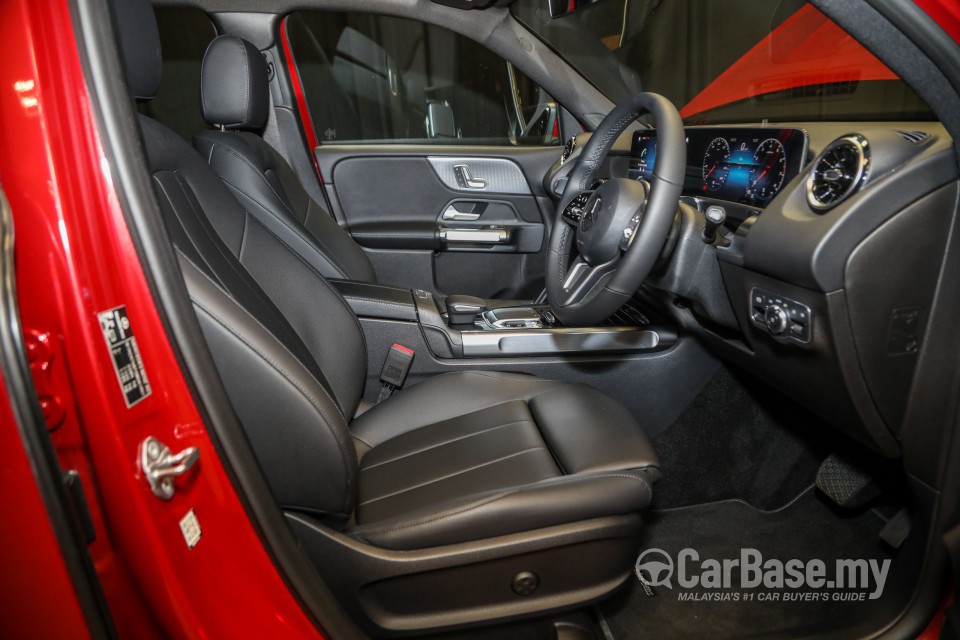 Mercedes-Benz GLB X247 (2020) Interior