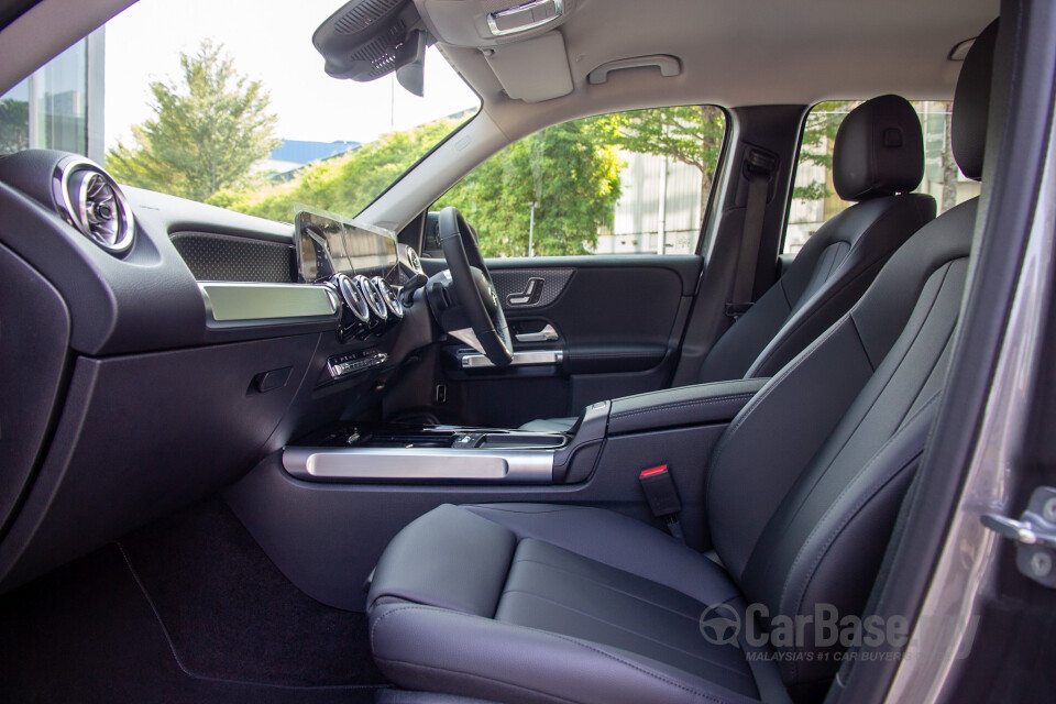 Mercedes-Benz GLB X247 Facelift (2024) Interior