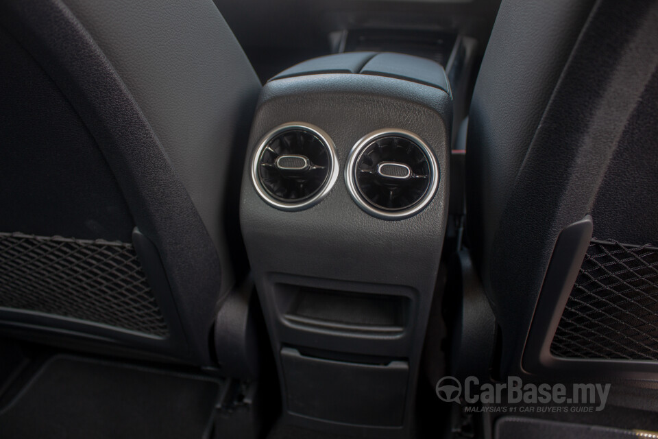 Mercedes-Benz GLB X247 Facelift (2024) Interior