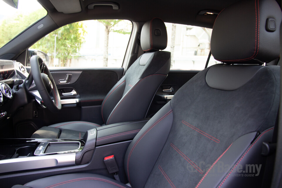 Mercedes-Benz GLB X247 Facelift (2024) Interior