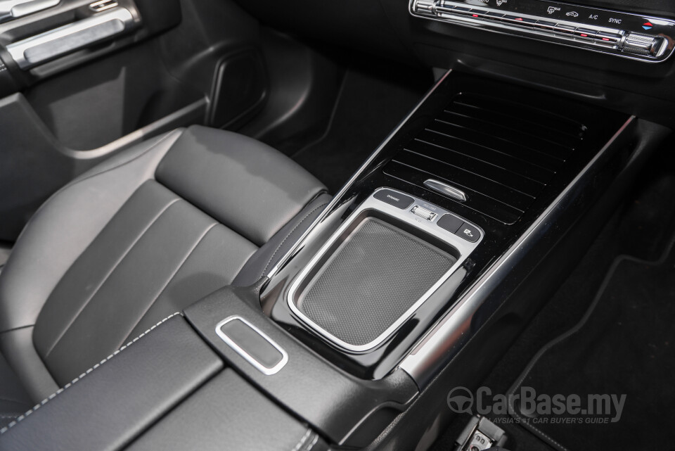 Mercedes-Benz GLB X247 Facelift (2024) Interior