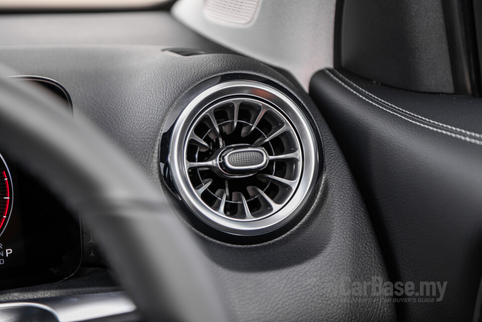 Mercedes-Benz GLB X247 Facelift (2024) Interior