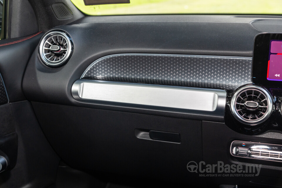 Mercedes-Benz GLB X247 Facelift (2024) Interior