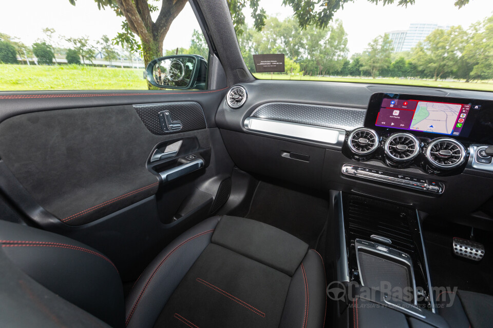 Mercedes-Benz GLB X247 Facelift (2024) Interior
