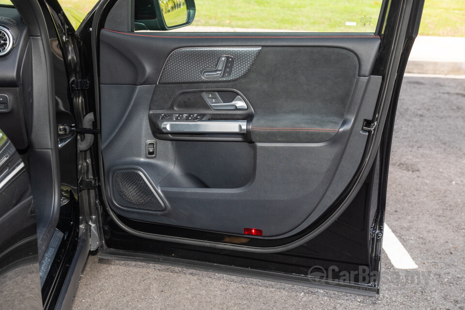 Mercedes-Benz GLB X247 Facelift (2024) Interior
