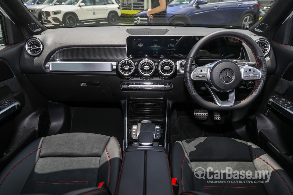 Mercedes-Benz AMG GLB X247 (2020) Interior