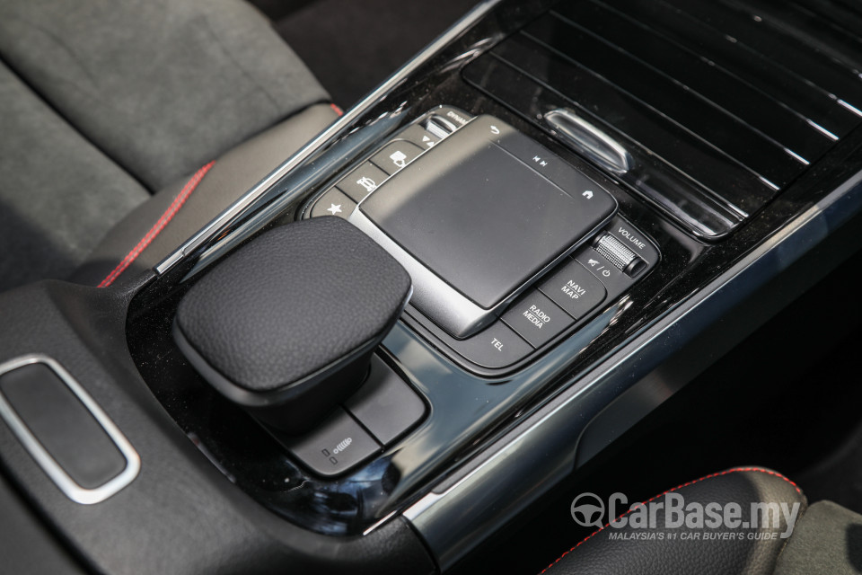 Mercedes-Benz AMG GLB X247 (2020) Interior