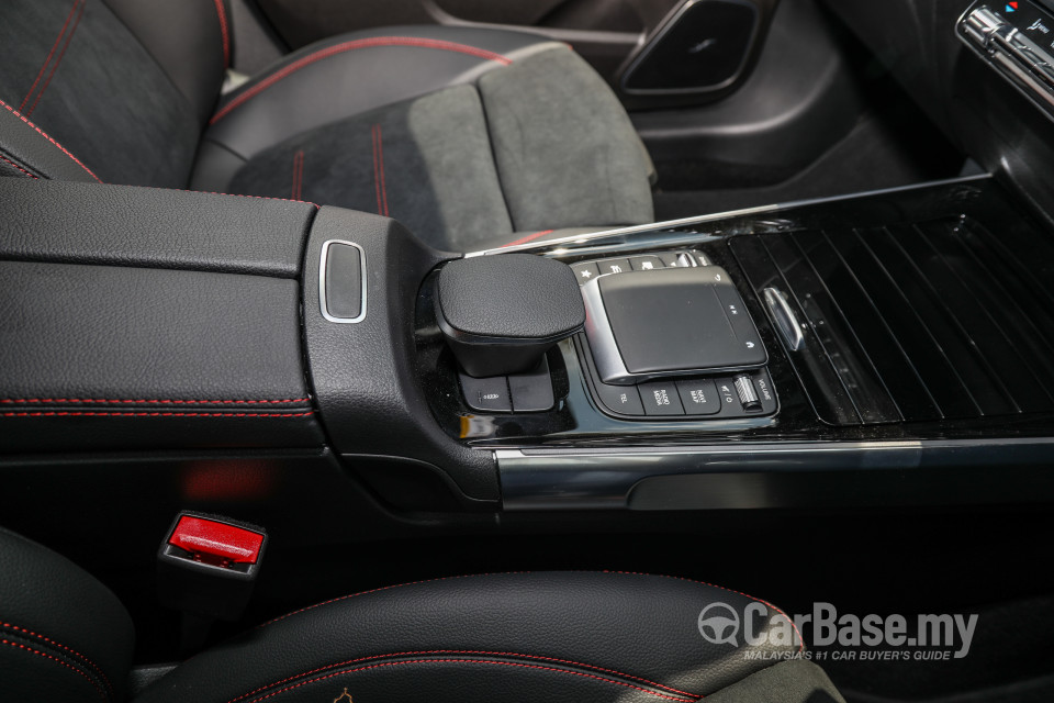 Mercedes-Benz AMG GLB X247 (2020) Interior