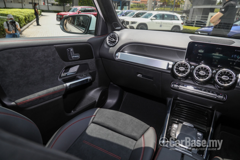Mercedes-Benz AMG GLB X247 (2020) Interior