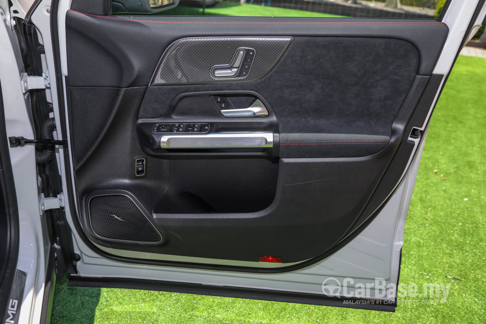 Mercedes-Benz AMG GLB X247 (2020) Interior