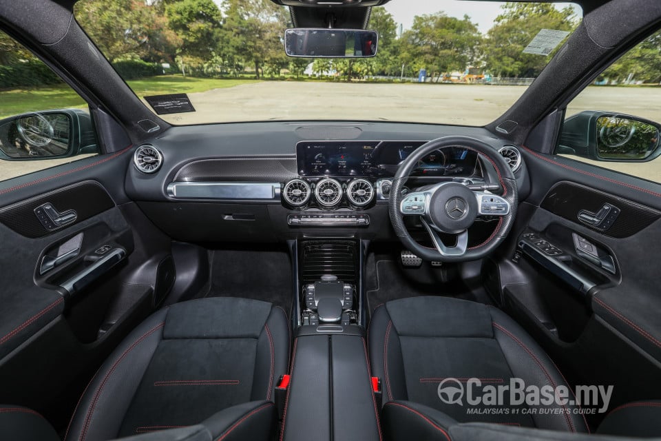 Mercedes-Benz AMG GLB X247 (2020) Interior