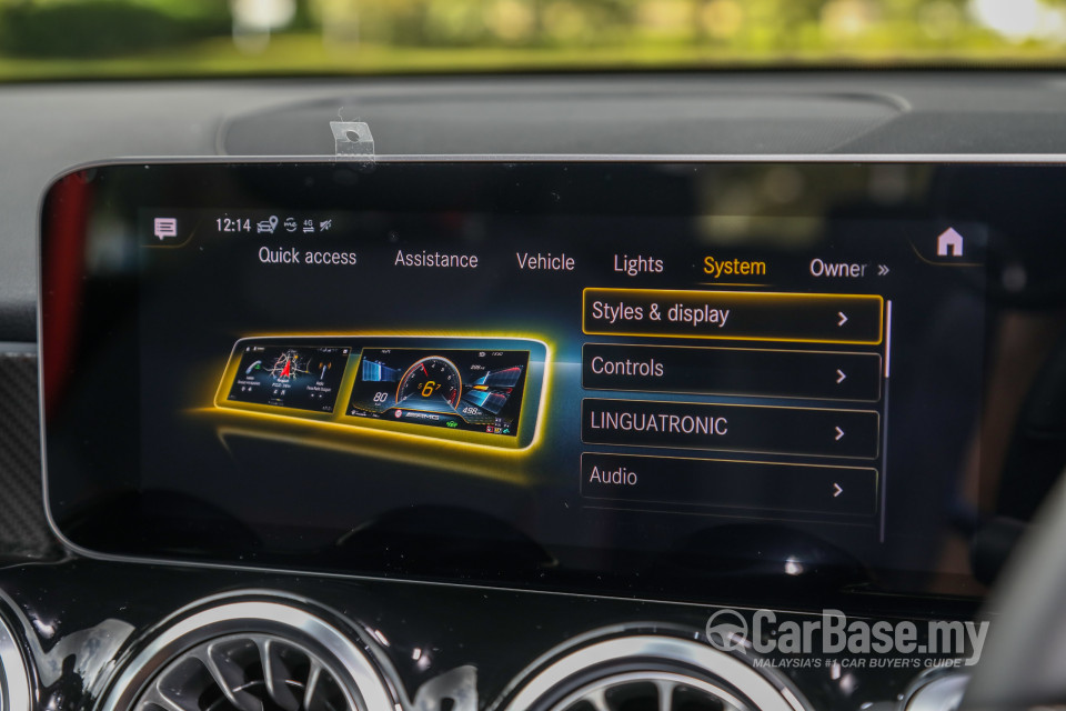 Mercedes-Benz AMG GLB X247 (2020) Interior
