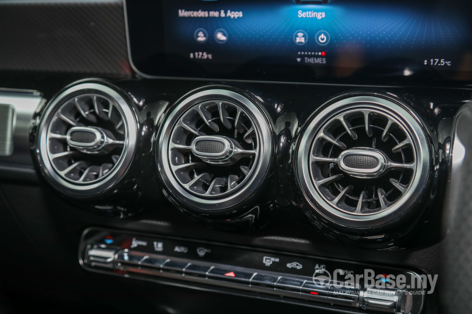 Mercedes-Benz AMG GLB X247 (2020) Interior
