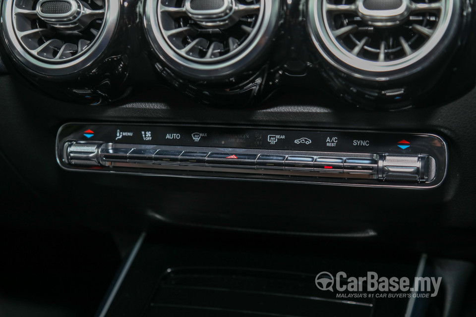 Mercedes-Benz AMG GLB X247 (2020) Interior