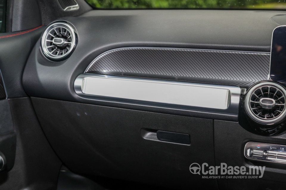 Mercedes-Benz AMG GLB X247 (2020) Interior