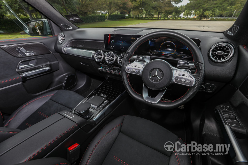 Mercedes-Benz AMG GLB X247 (2020) Interior