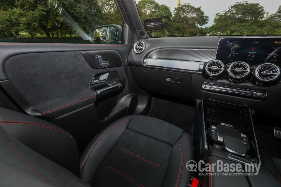 Mercedes-Benz AMG GLB X247 (2020) Interior