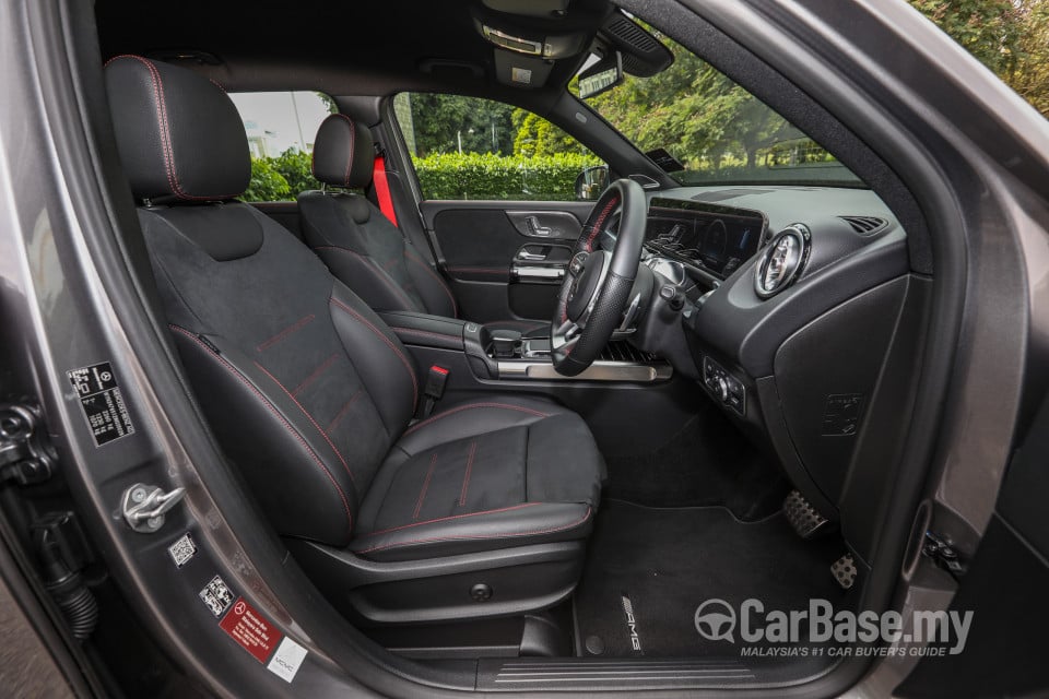 Mercedes-Benz AMG GLB X247 (2020) Interior